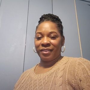 Meet your Posher, Desha